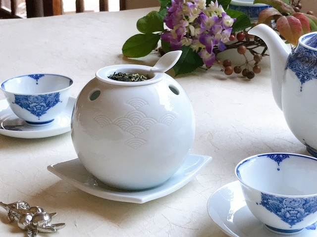 唐子蓋付飯碗